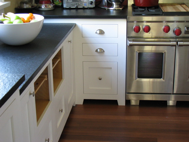 White Craftsman Style Traditional Kitchen Craftsman Kitchen