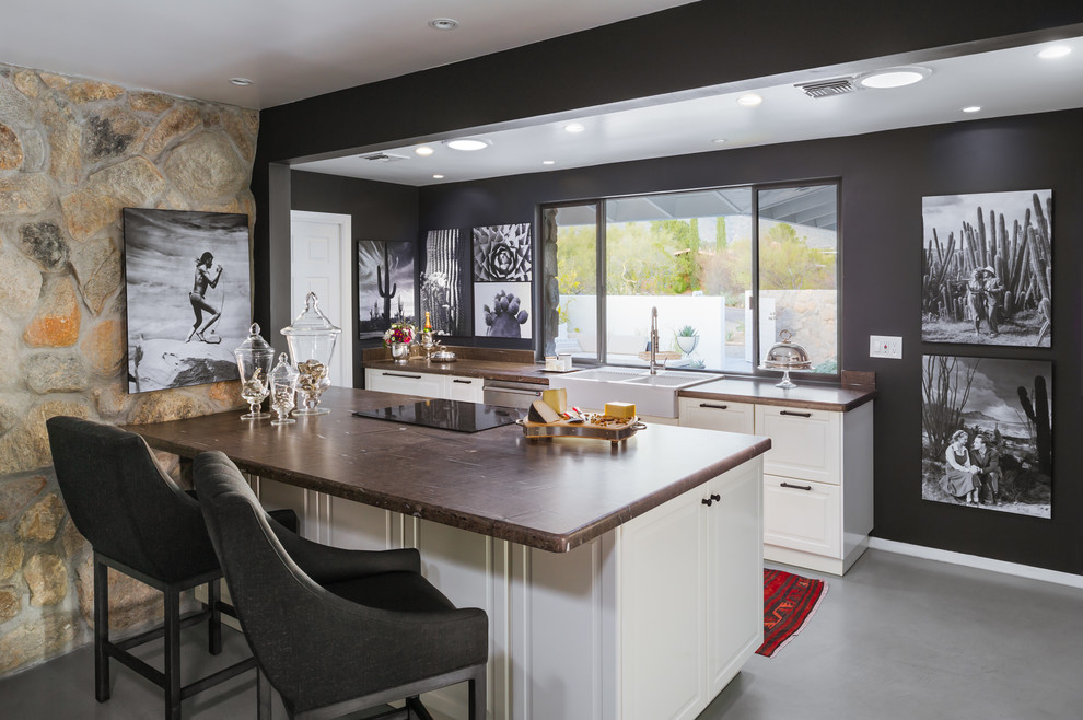 Example of a 1950s kitchen design in Phoenix