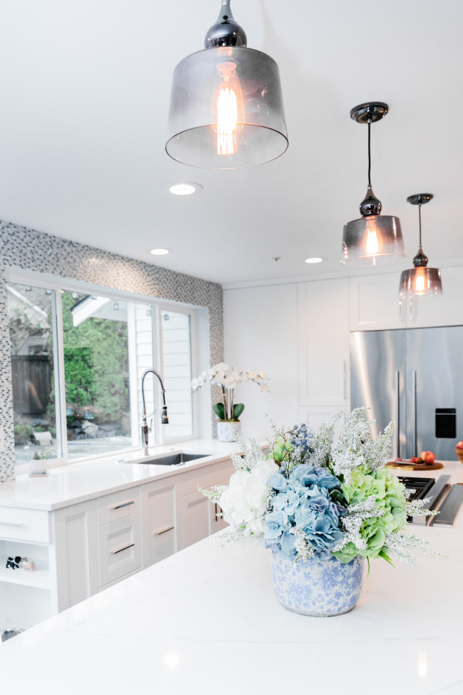 Inspiration for a transitional kitchen remodel in Seattle