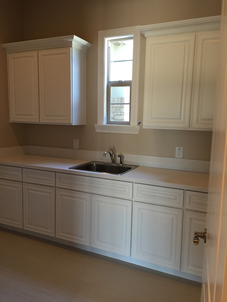 Inspiration for a transitional home design remodel in Phoenix