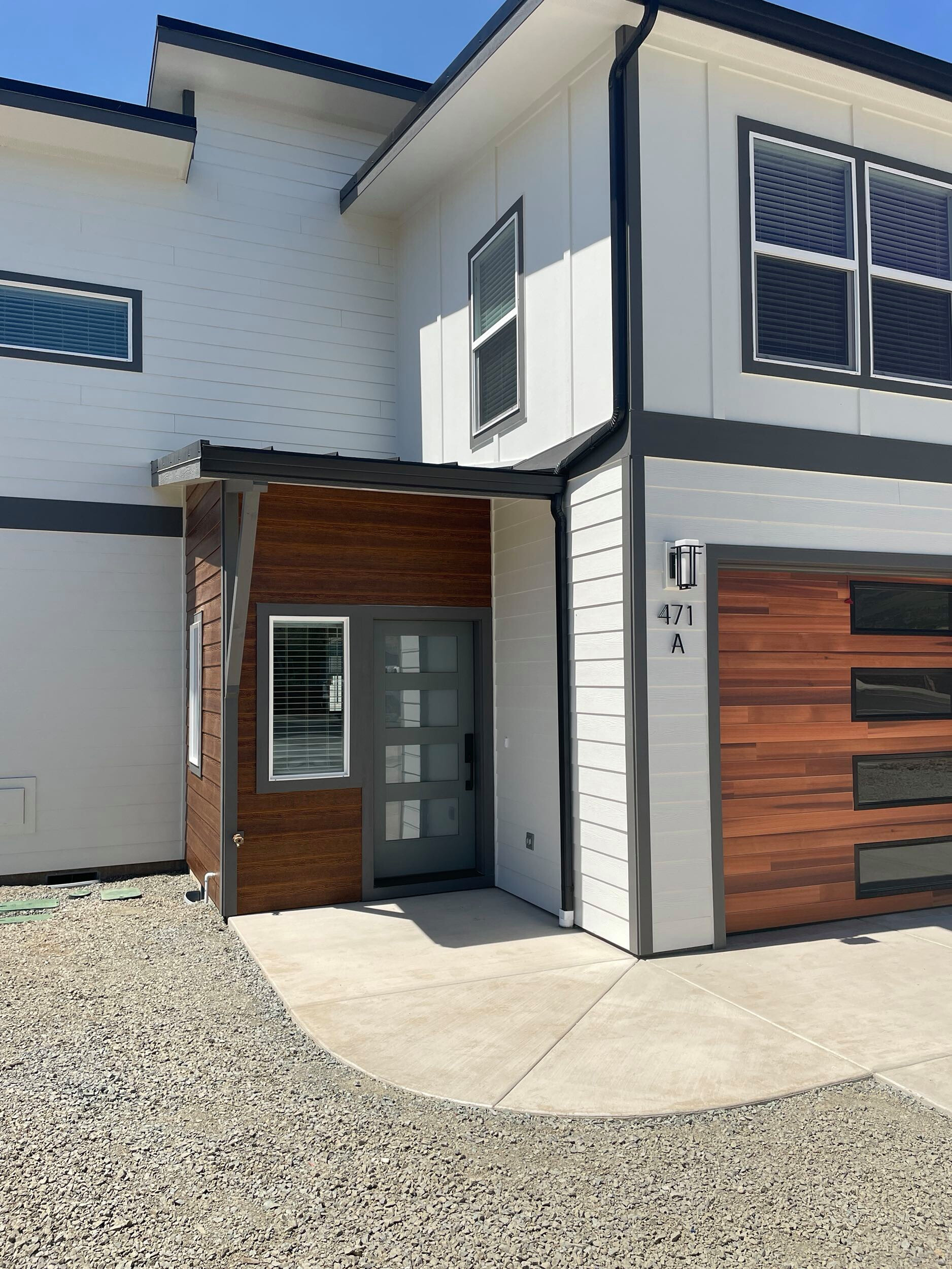 Modern Duplex - Talent