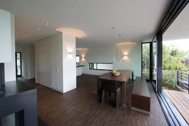 Haus B contemporaneo-sala-da-pranzo