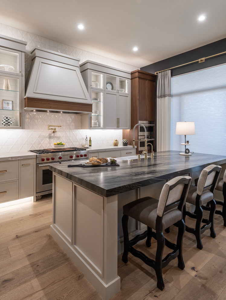 Transitional kitchen photo in Phoenix