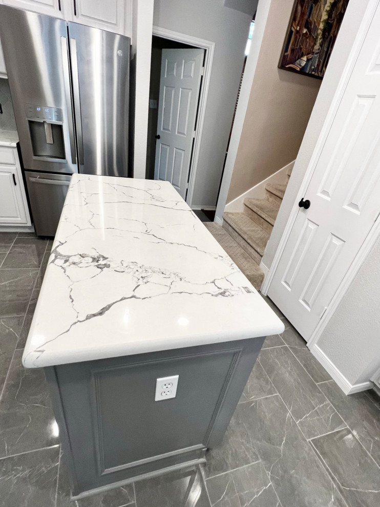 Inspiration for a transitional kitchen remodel in Dallas