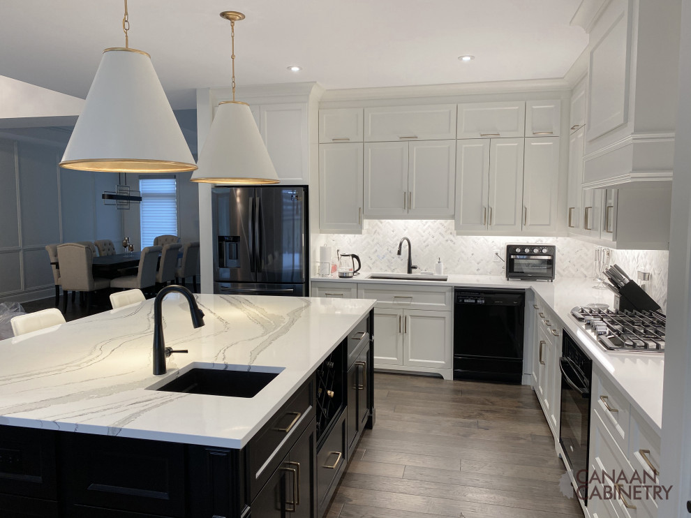 Inspiration for a transitional kitchen remodel in Toronto