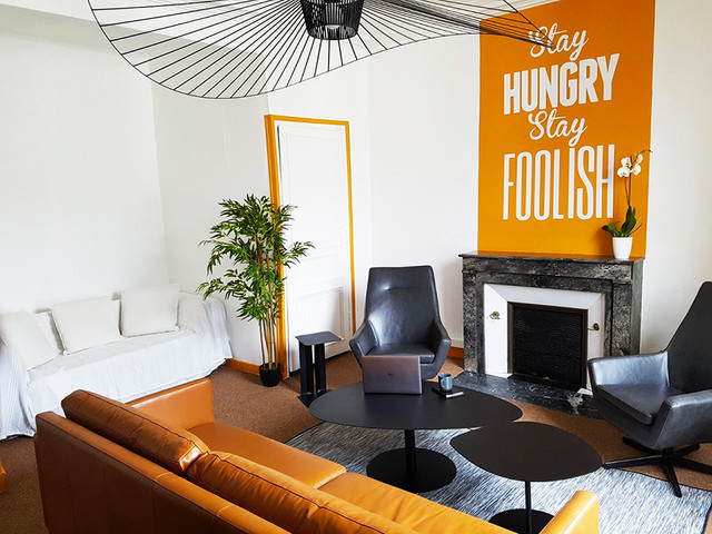 Salle de repos Wizardry - Le Mans industrial-living-room