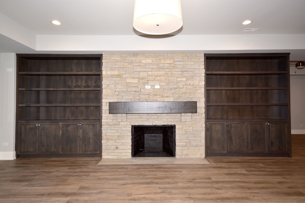 Example of a transitional home design design in Chicago