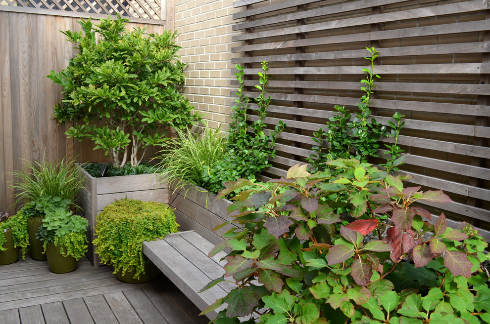 This is an example of a traditional verandah in New York with decking.