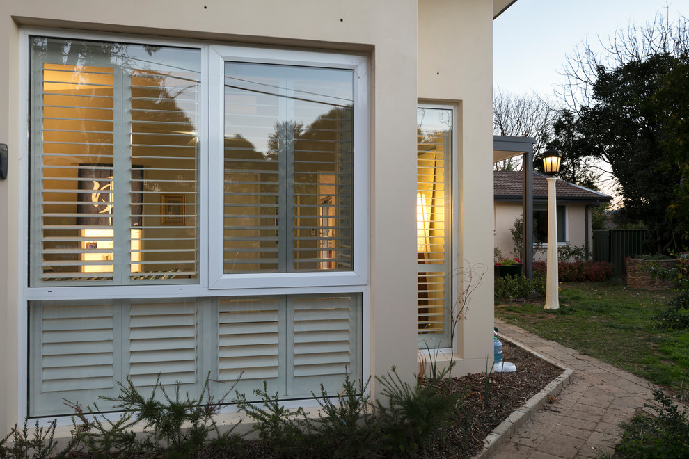 This is an example of a contemporary exterior in Canberra - Queanbeyan.