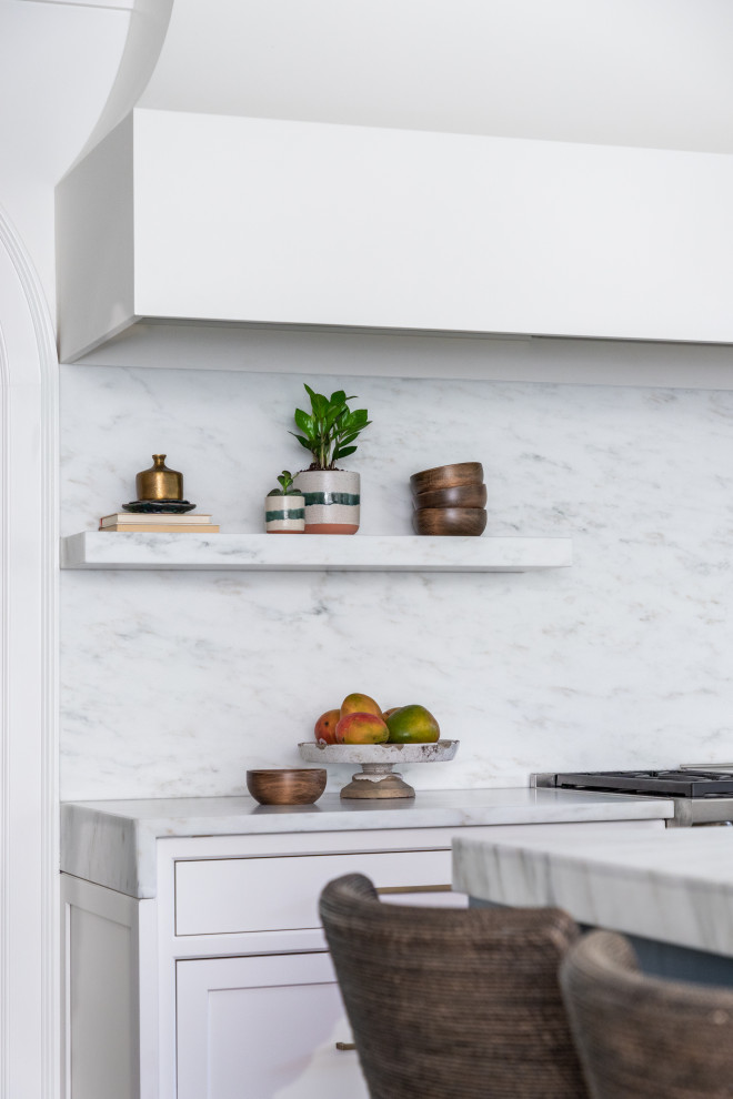 Example of a transitional home design design in Indianapolis