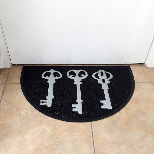 Outdoor Half Round Front Door Mat Engraved Keys Pvc Rug 30x18 Inch Black Silver