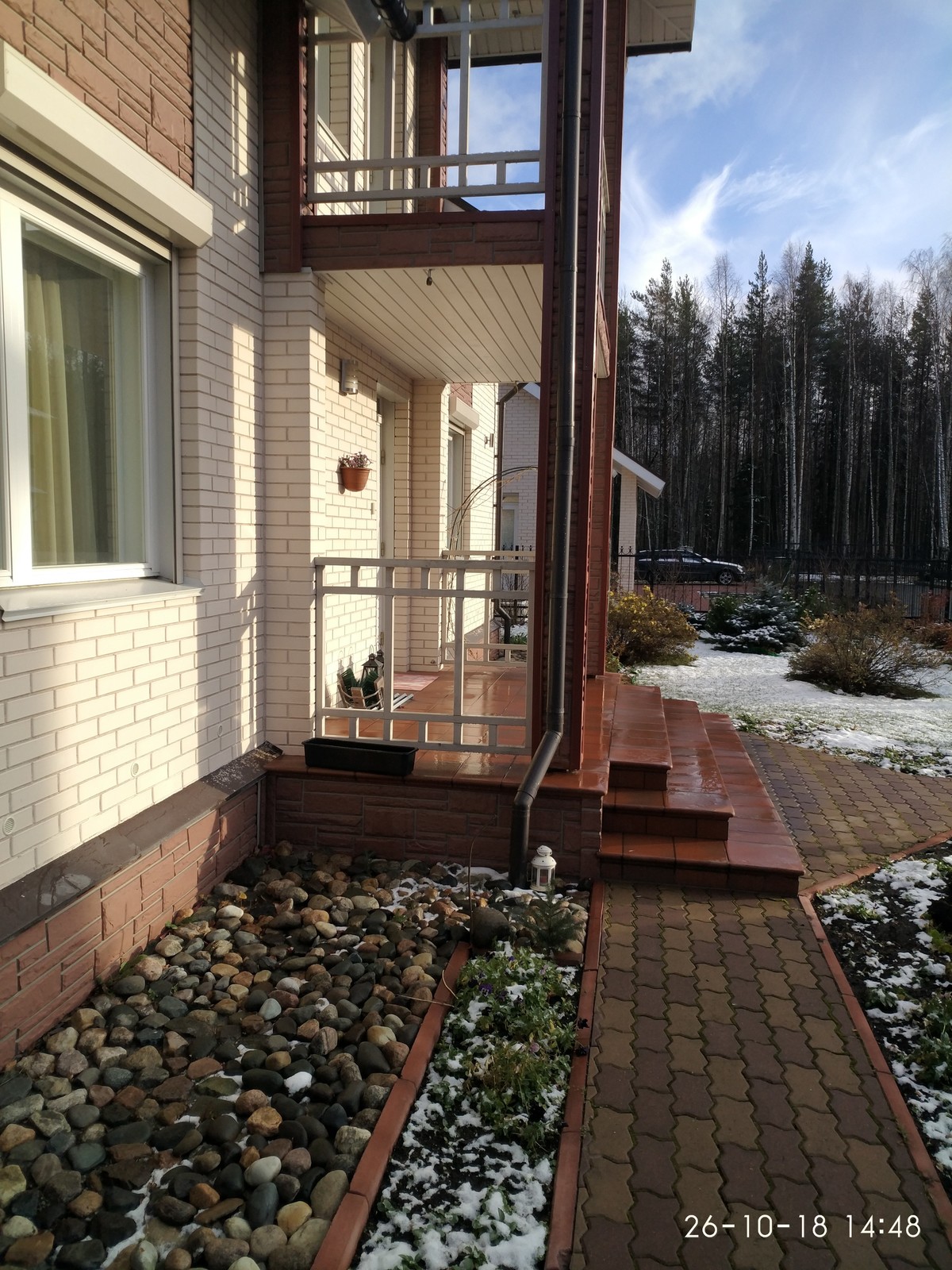 Остекление конструкциями LUMON балкона в частном доме