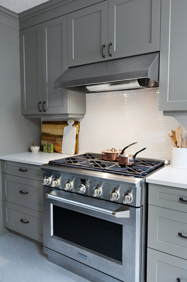 Inspiration for a transitional kitchen remodel in Toronto