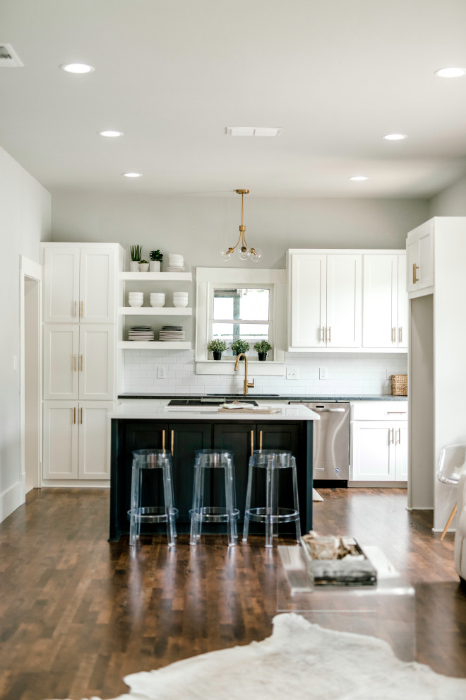 Mid-sized transitional kitchen photo