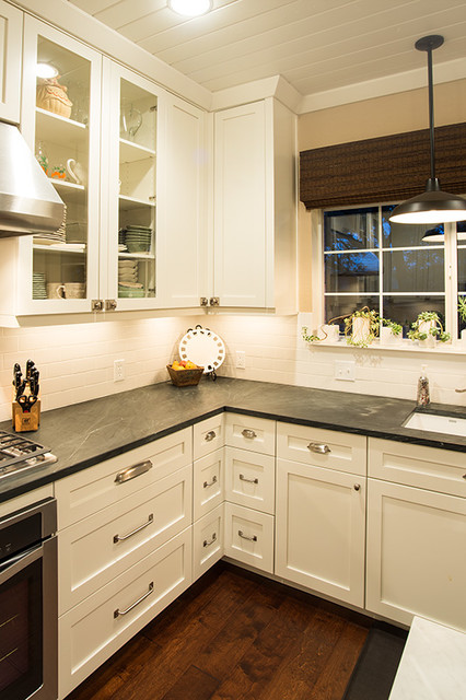 White Kitchen Cabinets klassisch-modern-kueche