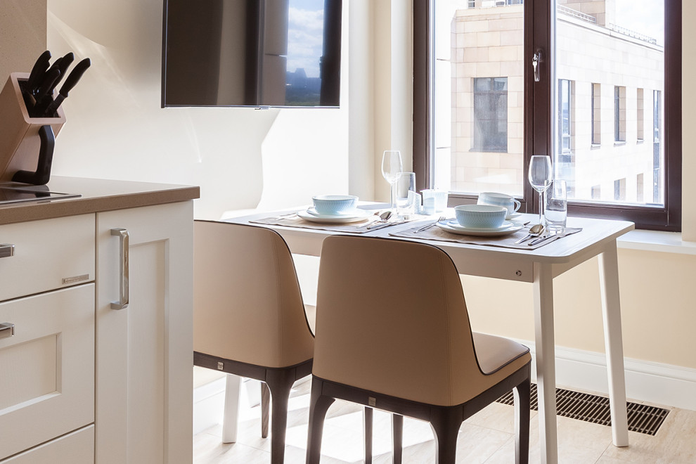 Зона кухни со стульями Mivida