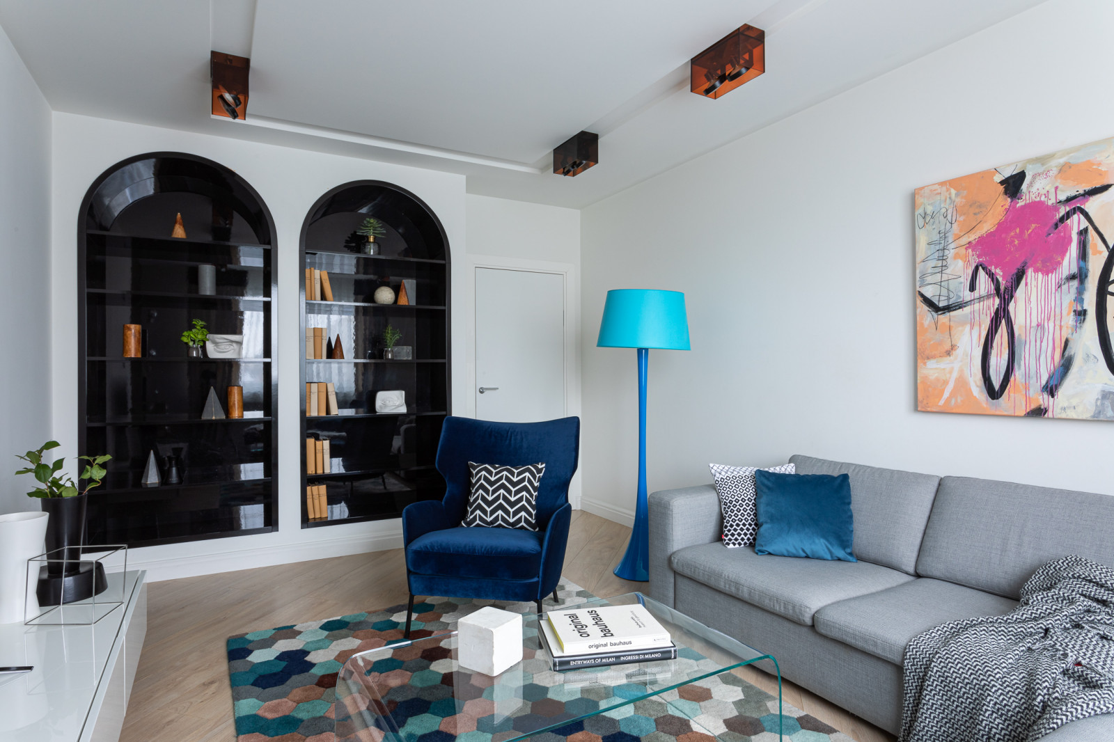 Когда интерьеру уже 5 лет, но возраст его не портит)