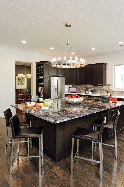 Transitional Home in Centerville, OH contemporaneo-cocina