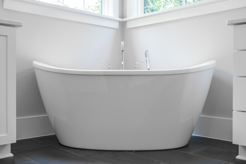 Bathroom - transitional bathroom idea