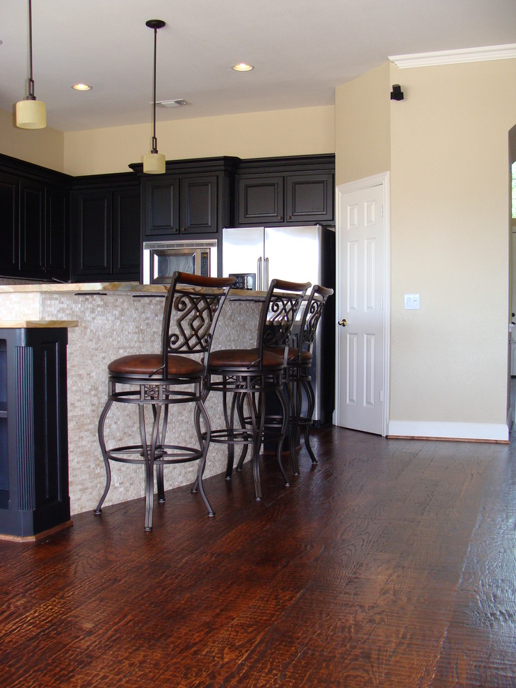 Breakfast Bar - Traditional - Kitchen - Dallas - by Star ...