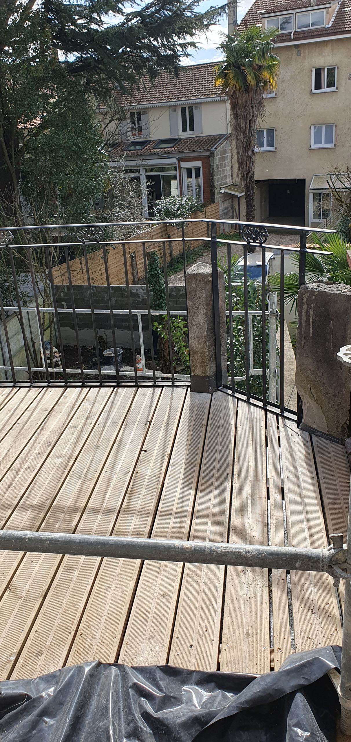 Installation d'un garde corps pour toit terrasse