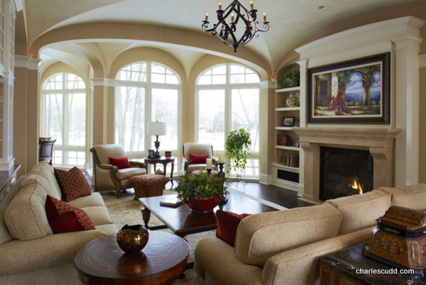 Inspiration for a traditional living room in Minneapolis.