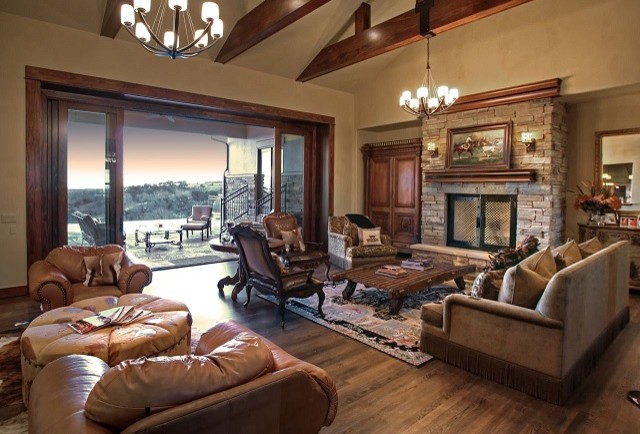 Mountain style home design photo in Houston