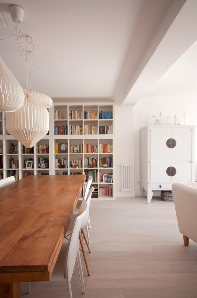 Design ideas for a scandinavian dining room in Madrid.