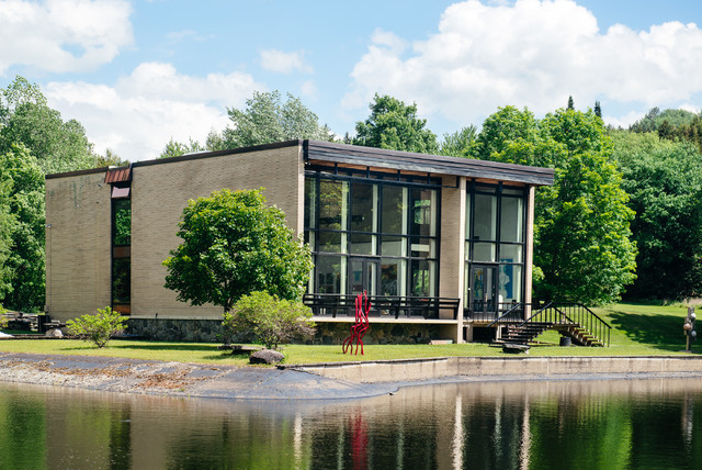 The Bundy Modern modern-haeuser