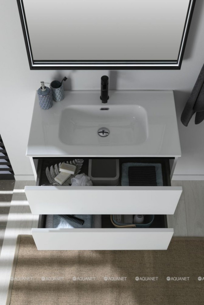 Выразительная и не скучная ванна в стиле минимализм