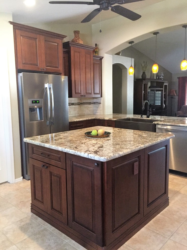 Example of a transitional kitchen design in Phoenix