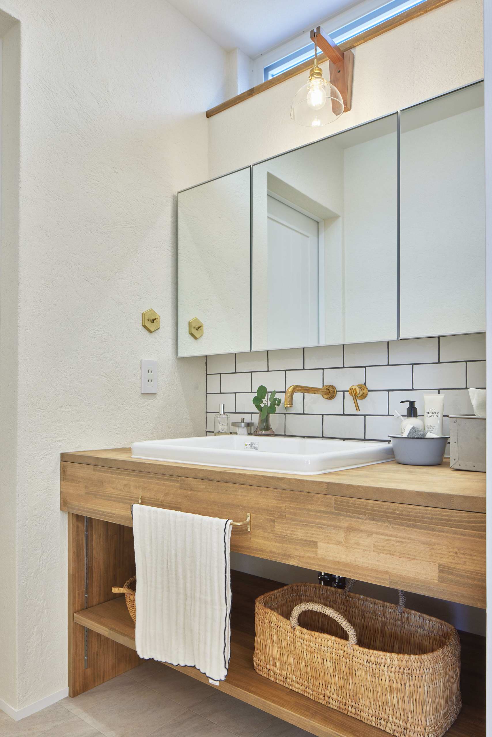 北欧スタイル プラスチック バスルーム トイレ シャワー 実用的 安定