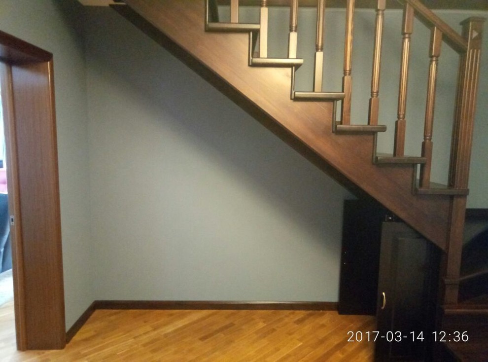 Пространство под лестницей