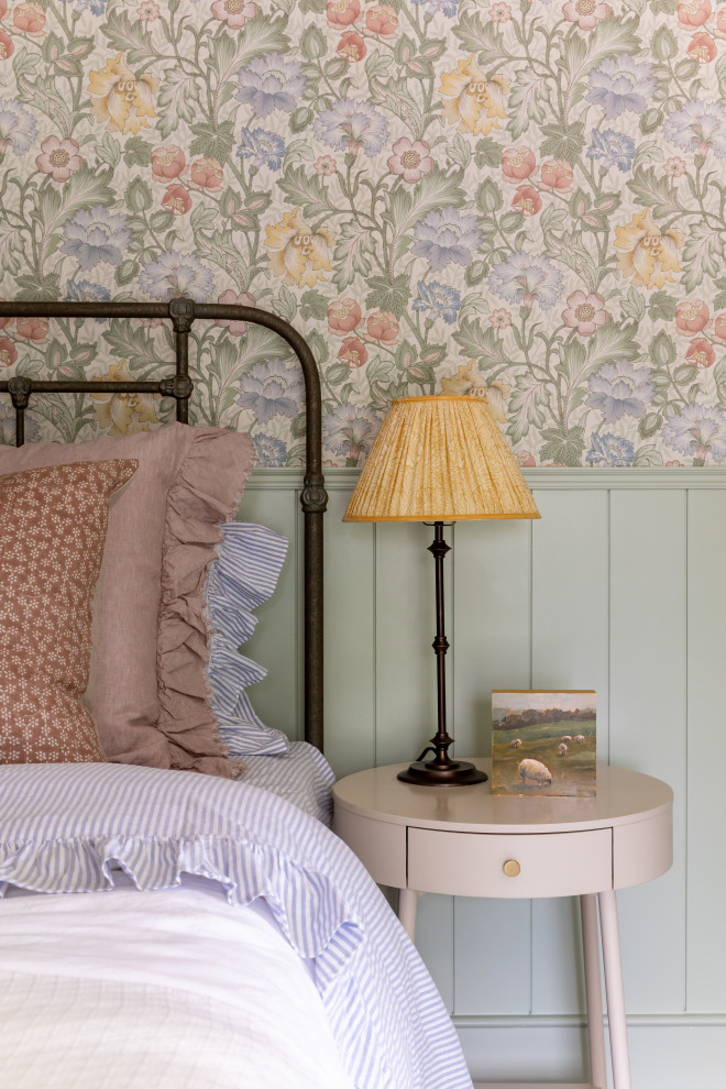 Inspiration for a cottage bedroom remodel in Salt Lake City