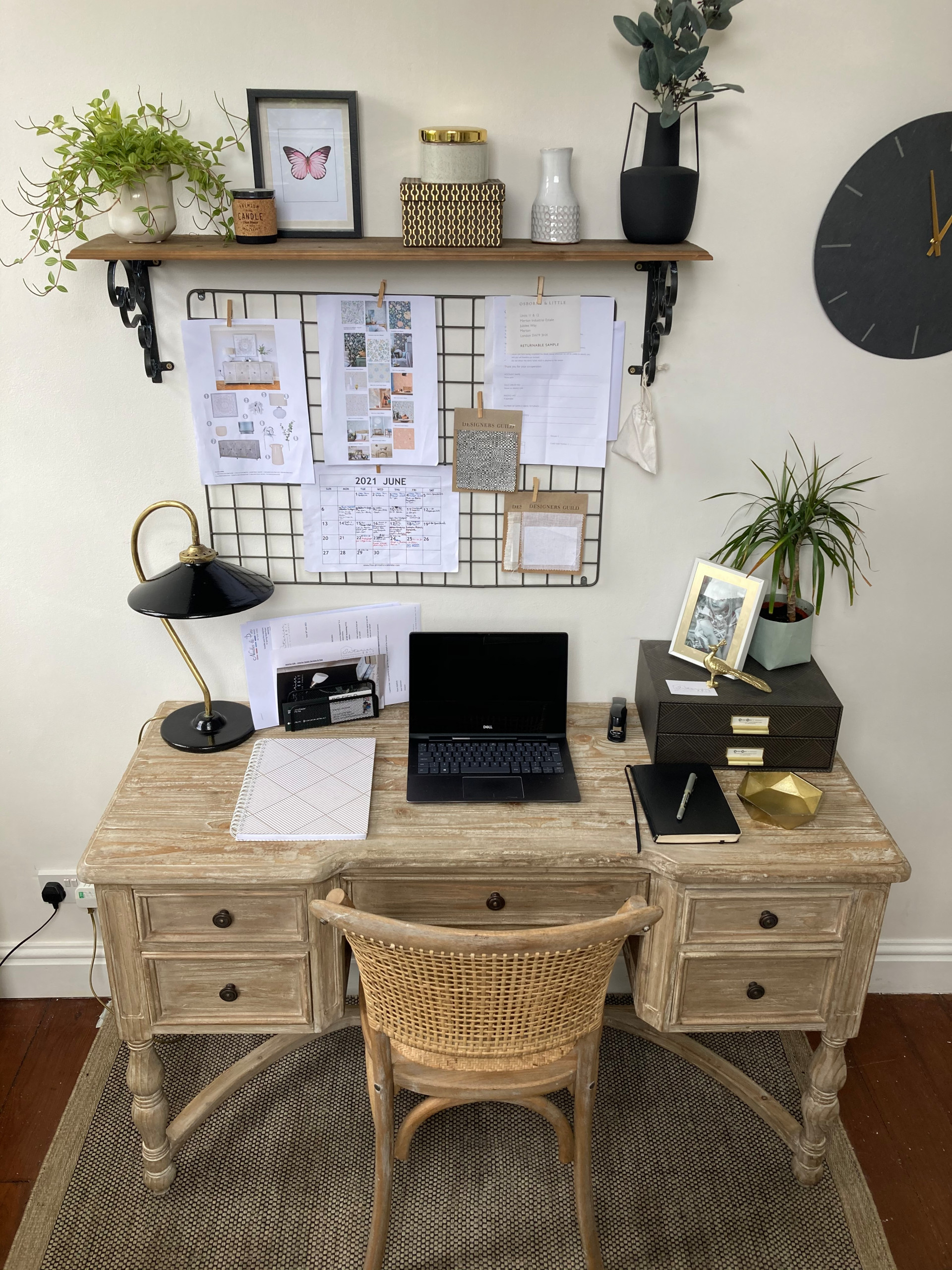 Inspiration for a home office remodel in Kent