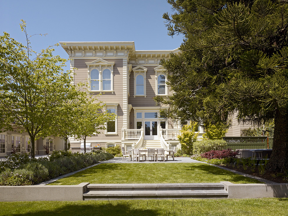 Inspiration for a traditional exterior in San Francisco.