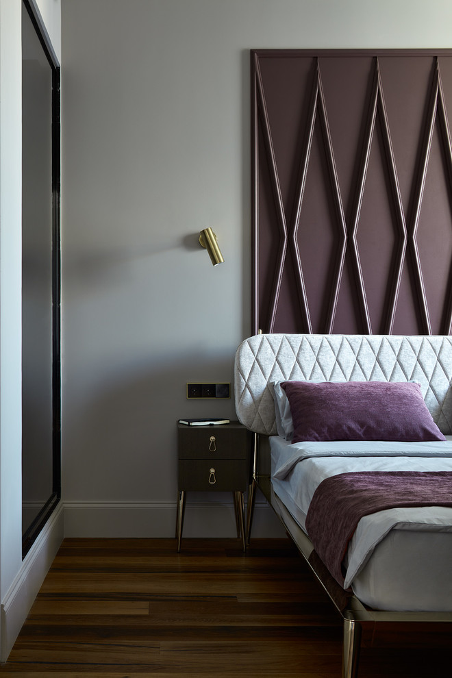 Современная московская квартира с предметами мебели mid-century