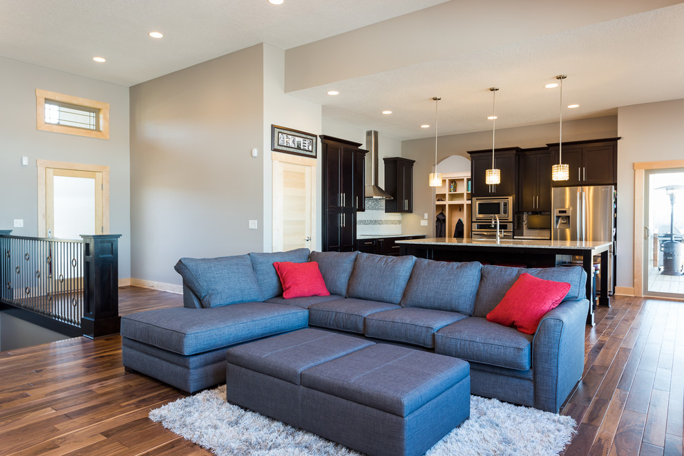 Home design - transitional home design idea