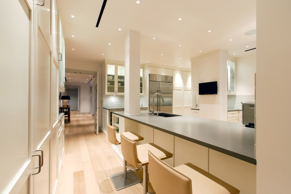 Design ideas for a large contemporary kitchen in New York.