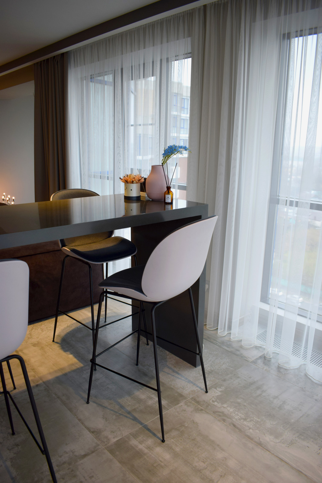 Квартира на 13 этаже  с витражным остеклением