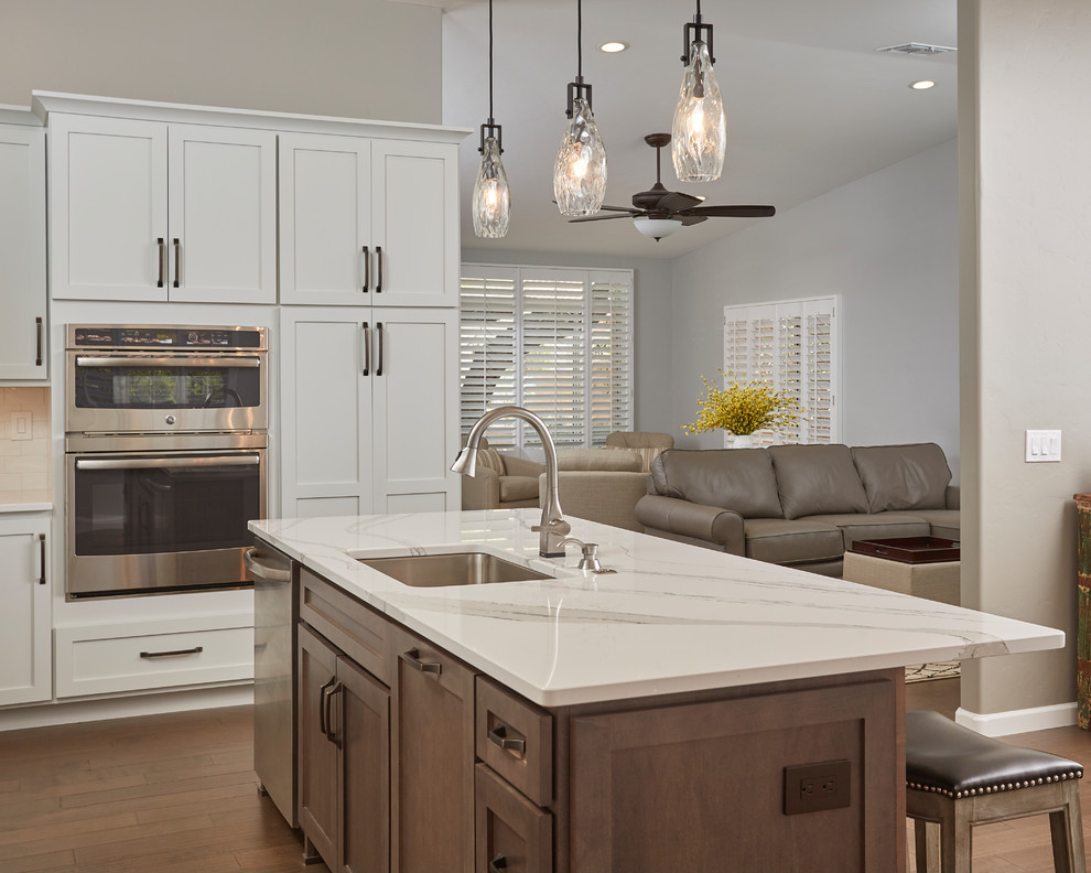 Kitchen - transitional kitchen idea