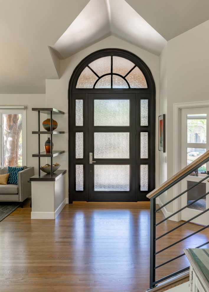 Entryway - transitional entryway idea in Denver