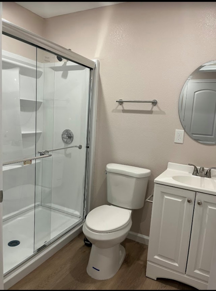 Bathroom - modern bathroom idea