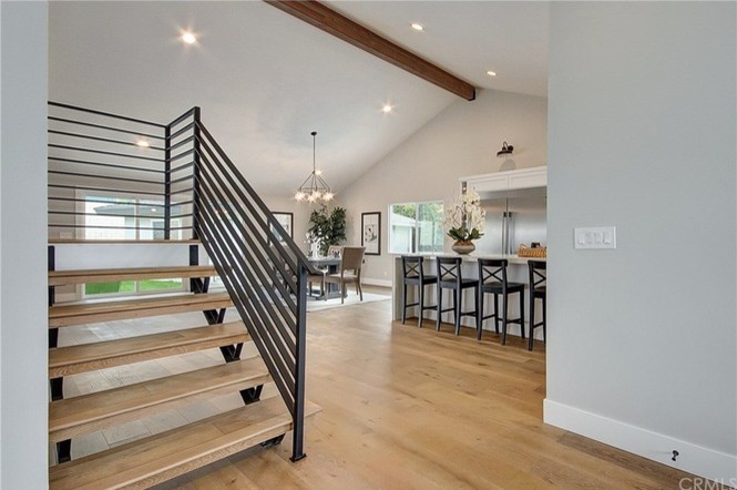 Inspiration for a transitional home design remodel in Orange County