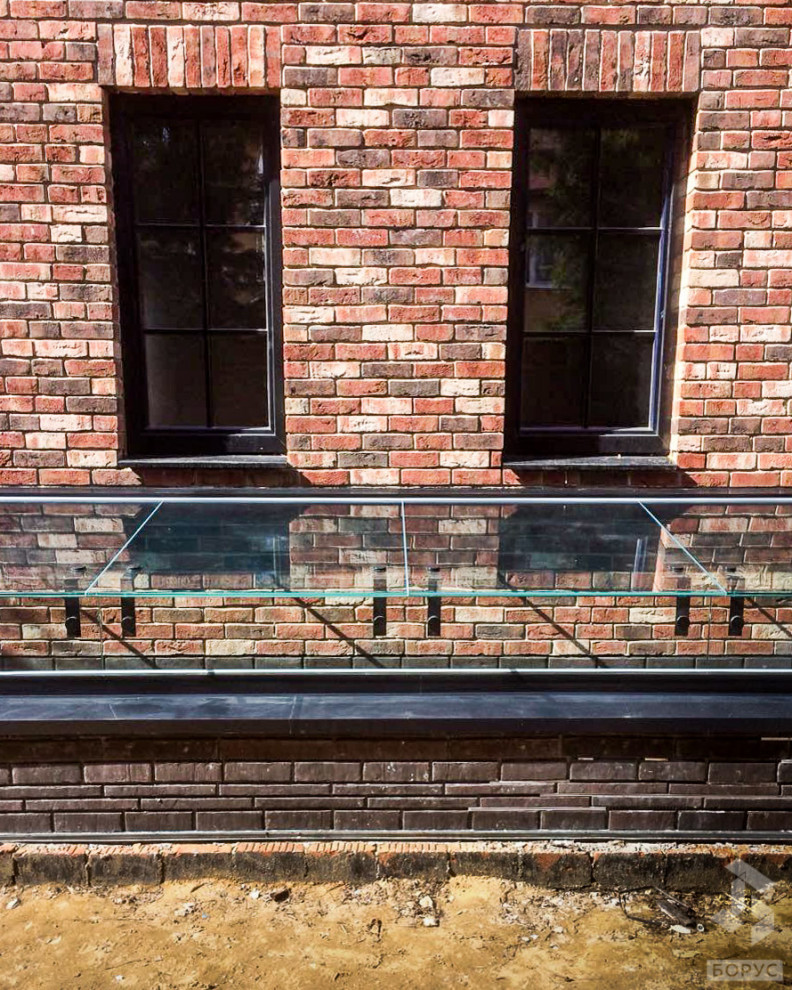 Козырек стеклянный