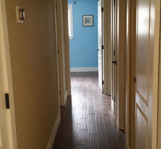 Transitional hallway photo in Seattle