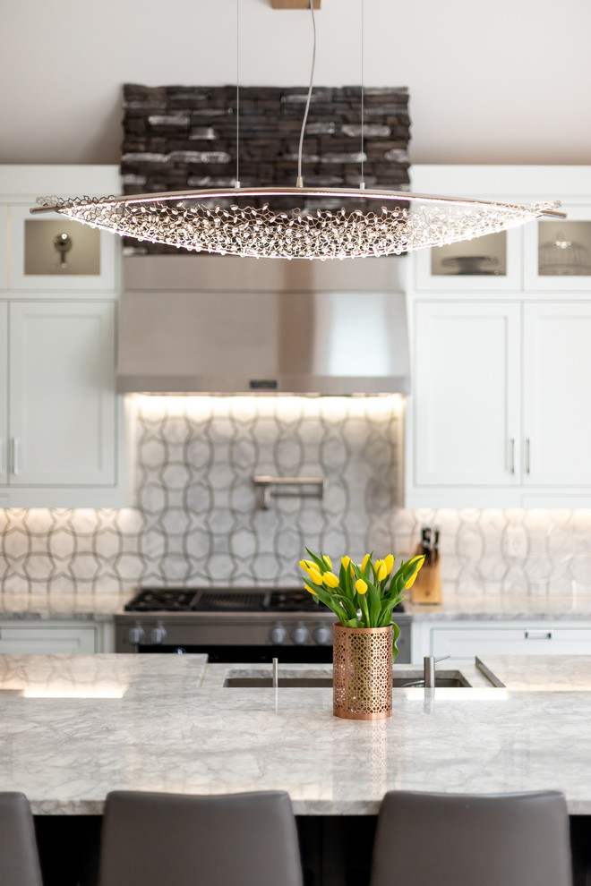 Example of a transitional kitchen design in Columbus