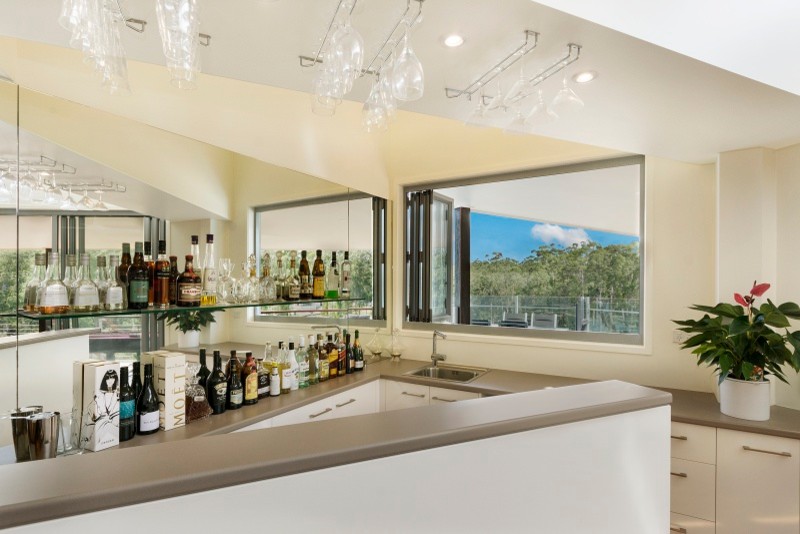 Inspiration for a contemporary home bar in Sunshine Coast.
