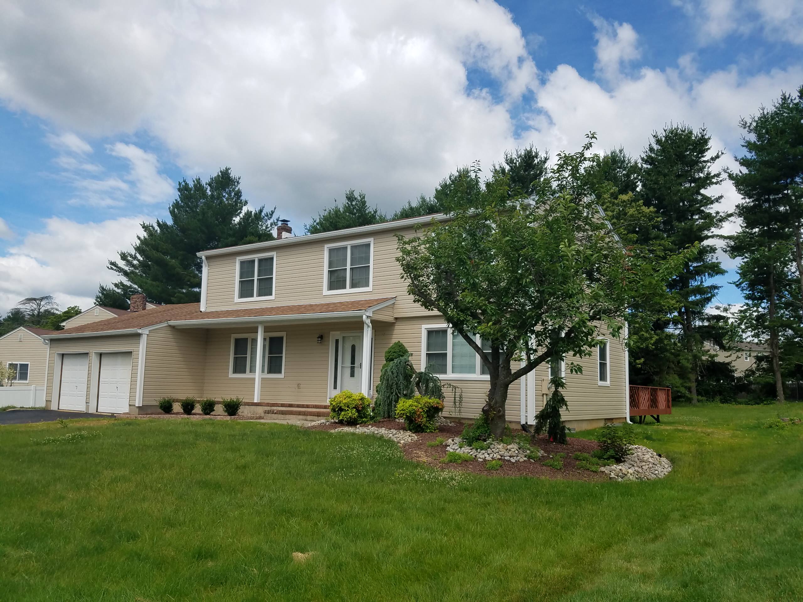 New Windows, Vinyl Siding, and Gutters at Gunpowder Drive in East Brunswick, NJ