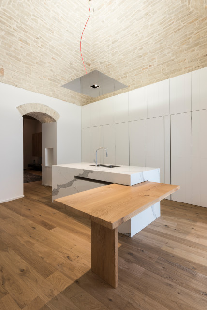 Continuit&agrave; Spaziale mediterranean-kitchen